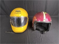 2 Helmets