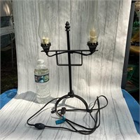 Candelabra lamp with 2 bulbs - works
