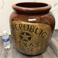 Handmade Republic of Texas Lg. Planter Pottery Red