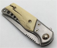 Pocket Knife With Stainless Steel Blade