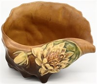 Roseville Water Lily #445 Conch Shell Vase