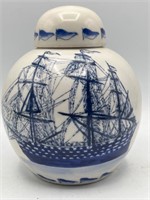 Lidded Porcelain ship pot