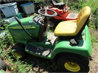 JOHN DEERE LT166 RIDING MOWER