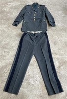 (B)   
Vtg. Mens Army Dress Uniform Jacket and