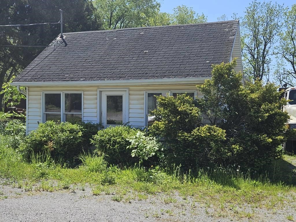 REAL ESTATE AUCTION: 1940 BROADWAY, DARIEN CENTER, NY