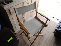 Folding Short Director's Type Chair