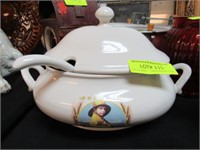 Gravy boat With Lid and Ladle