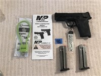 M&P Smith & Wesson 9 Shield 9mm Hand Gun