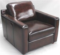 Leather arm chair by Leather Italia