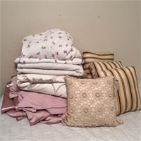 Twin Sized Bedding, Throw Pillows