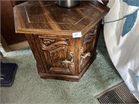 NICE HEX END TABLE