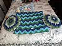 VINTAGE AFGHAN WITH PILLOWS