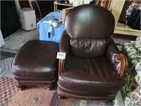 Beautiful leather chair w/ ottoman
