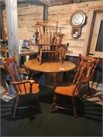 Kitchen table 47" w/ 2 12" leaves & 4 chairs