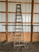 12’ wooden step ladder