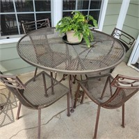 Wrought Iron Patio Table w/ 4 Chairs & Live Fern