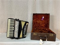 Social Accordion Made in Italy w/Hard Carry Case