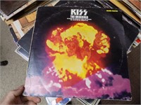 USED LP  KISS THE ORIGINALS RECORD IS AS SHOWN,