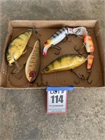 5 assorted musky lures