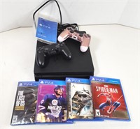 GUC Playstation 4 Console w/4 Games & 2Controllers