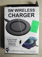 5W wireless charger, untested, looks new,