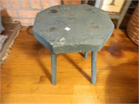 ANTIQUE PRIMITIVE STOOL