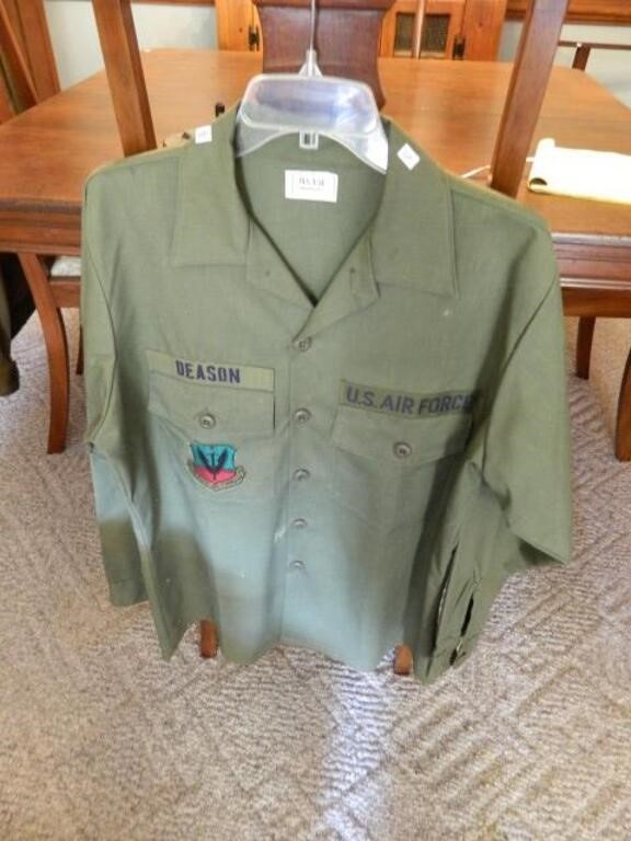 VINTAGE AIR FORCE SHIRT W/ PATCHES