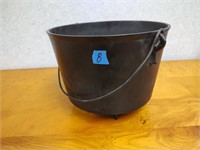 Cast Iron Cauldron/Bean Pot Round Bottom #8