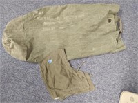 US Military Duffle Bag & M-1943 Field Jacket Hood