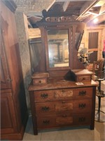 Vintage dresser w/ hanky drawers w/ adjustable....