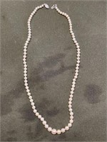 10k GOLD CLASP AND PEARL NECKLACE 19.5in L