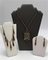 Necklaces & Earrings Set & 1 Necklace