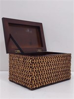 Vtg Woven Rattan Chest Wood Lined Hinged Lid