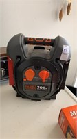 Black & Decker 300A Jump Starter