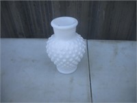Vase en milk glass