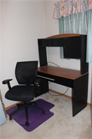 computer desk & office chair