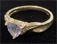 (CX) 10K Gold Ring w Purple Colored Stone Size