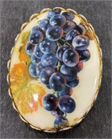 (CX) Vintage Fruit Designed Brooch. Weight 13.28