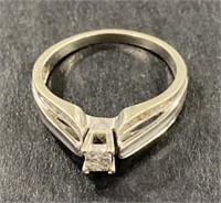 (CX) Diamond Ring w 14k Gold Band Size 7. 2.78