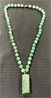 (CX) 14k Gold Clasp Jade Bead Necklace w Hand