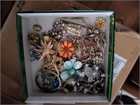 Box of misc jewelry