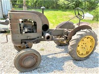 1944 John Deere LA tractor - good condition