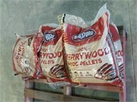 6 Bags of Kingaford Cherrywood Pellets