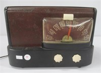 Vintage radio model No. 517 30 watt. Measures: 7