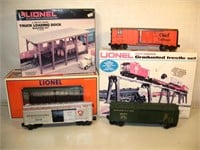 O Lionel Freights Cars and Station items