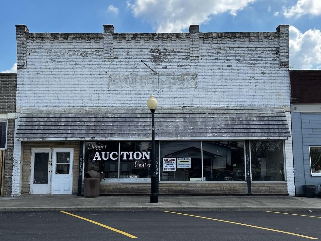 ~41 Foot Store Front Building - Downtown Dugger