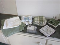 Dish Towels & dish Cloths .