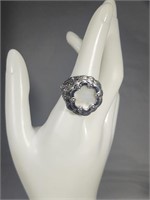Sterling silver and mother of pearl ring, size 8.