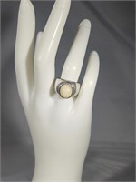 Sterling silver and mother of pearl ring, ring