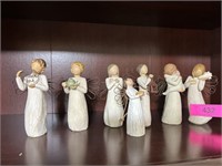 LOT OF 7 WILLOW TREE FIGURINES